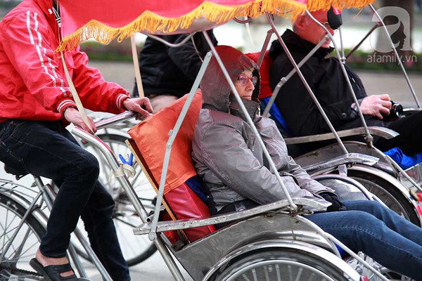 nguoi ha noi co ro dot lua chong ret trong dot lanh ky luc